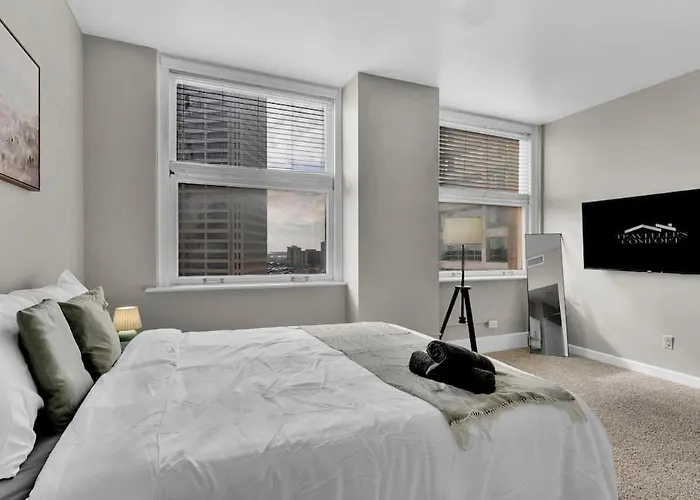 Heb04 Spacious & Stylish 2 Bedroom Downtown Worth, Free Parking, Walk To Convention Center