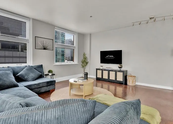 Apartment Heb04 Spacious & Stylish 2 Bedroom Downtown Worth, Free Parking, Walk To Convention Center *