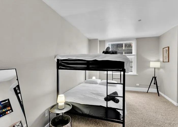 Heb04 Spacious & Stylish 2 Bedroom Downtown Worth, Free Parking, Walk To Convention Center Fort Worth