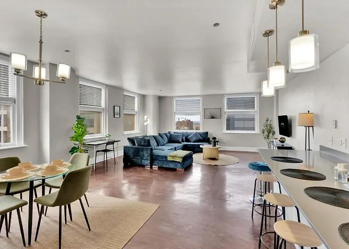 Heb04 Spacious & Stylish 2 Bedroom Downtown Worth, Free Parking, Walk To Convention Center Fort Worth