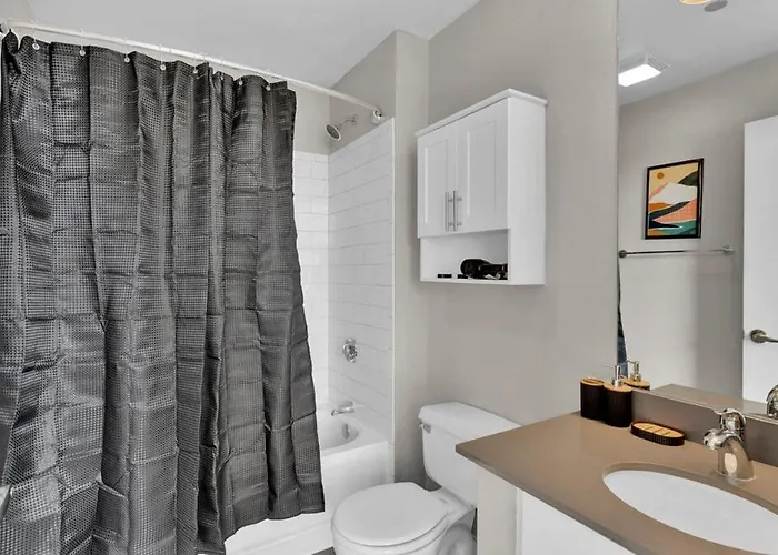 Heb04 Spacious & Stylish 2 Bedroom Downtown Worth, Free Parking, Walk To Convention Center Fort Worth